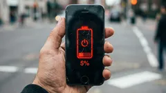  使っていないのにスマホのバッテリーが切れてしまう？この2つの設定をオフにすれば、バッテリー消費を数割節約できます